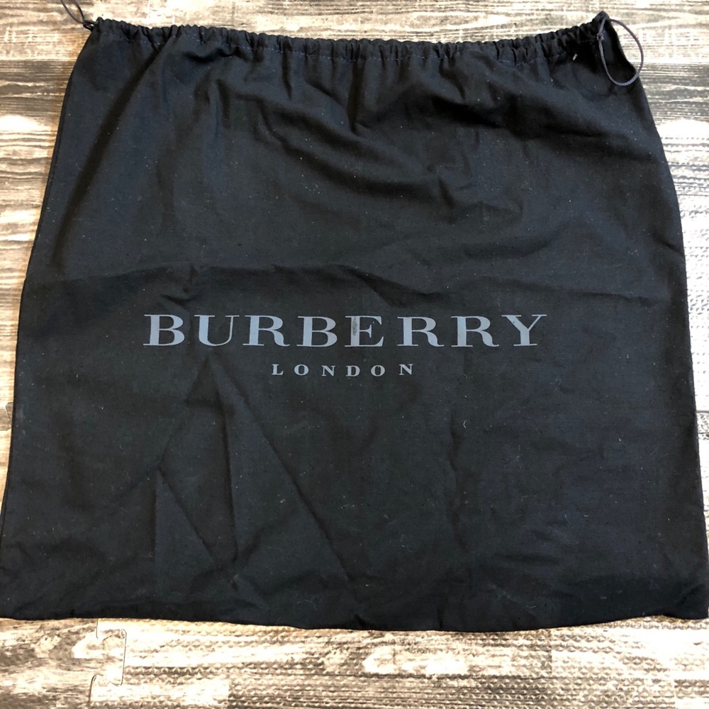 Burberry Beige Plaid Shoulder Bag with Black Trim - Picture 2 of 16